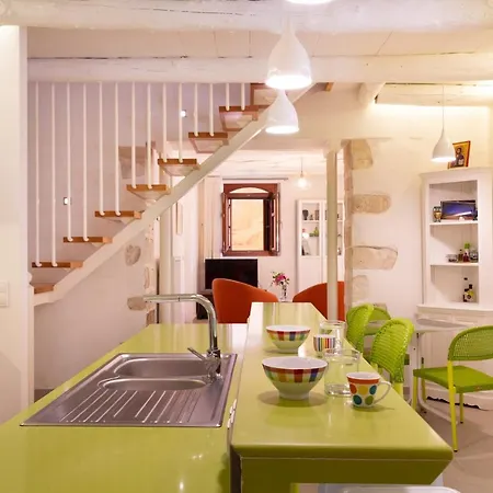 Byblos Walking Distance To Everything W/heated Pool & Bbq Retimno