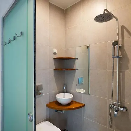 Villa Byblos Walking Distance To Everything With Private Pool & Bbq