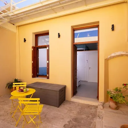 Villa Byblos Walking Distance To Everything With Private Pool & Bbq