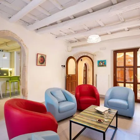 Villa Byblos Walking Distance To Everything With Private Pool & Bbq *