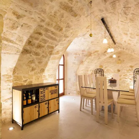 Byblos Walking Distance To Everything With Private Pool & Bbq Réthymnon
