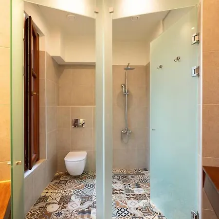 Byblos Walking Distance To Everything With Private Pool & Bbq *