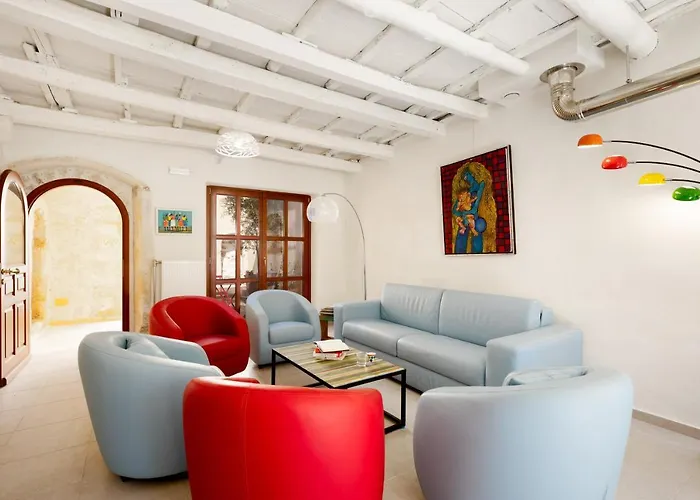 Willa Byblos Walking Distance To Everything With Private Pool & Bbq