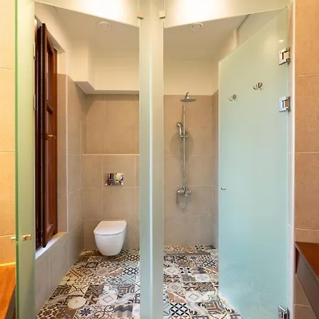 Byblos Walking Distance To Everything W/heated Pool & Bbq Villa Rethymno