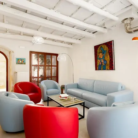 Villa Byblos Walking Distance To Everything With Private Pool & Bbq