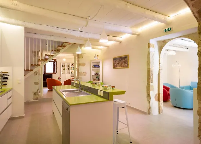 Вилла Byblos Walking Distance To Everything With Private Pool & Bbq