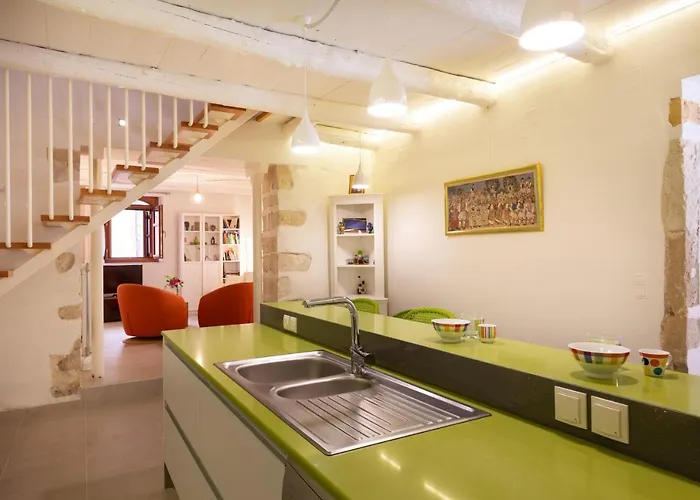 Byblos Walking Distance To Everything With Private Pool & Bbq *